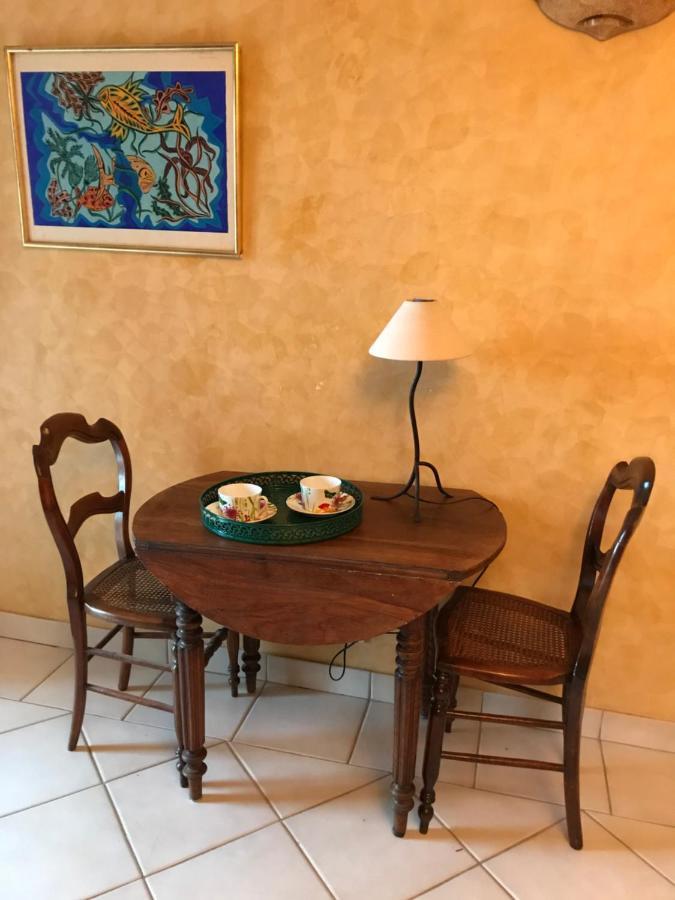 Apartamento Les Trefles Hyères Exterior foto