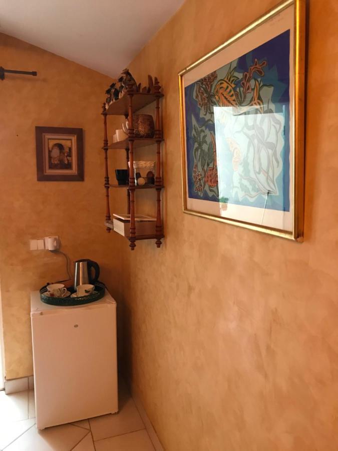 Apartamento Les Trefles Hyères Exterior foto