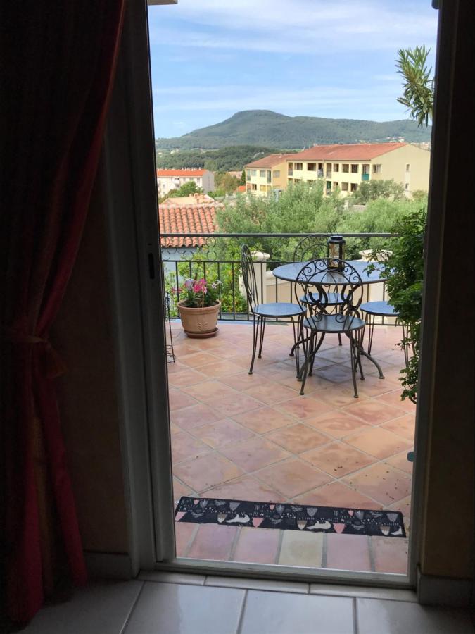 Apartamento Les Trefles Hyères Exterior foto
